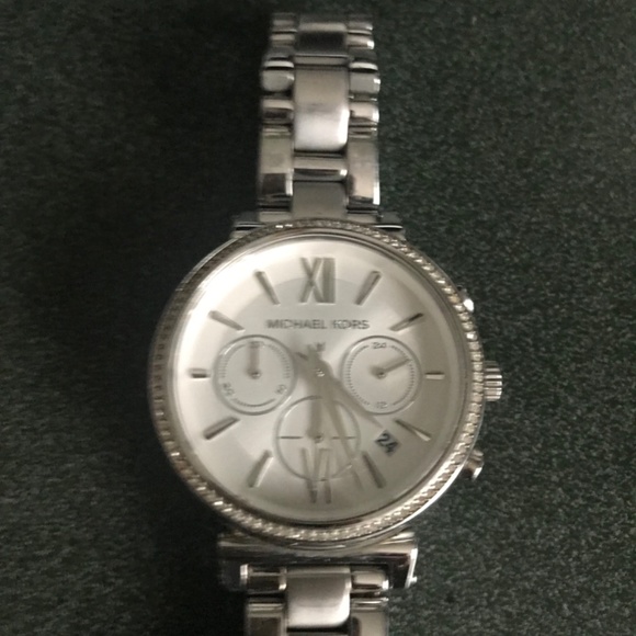 Michael Kors Sofie Analog Display Quartz Silver-tone Women’s Watch MK6575 - Picture 13 of 16